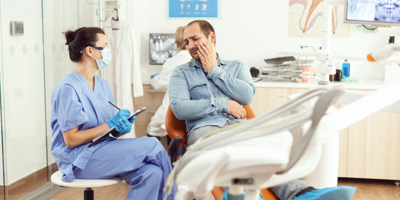 Emergency Dentist in Mississauga: When Should You Go Immediately?